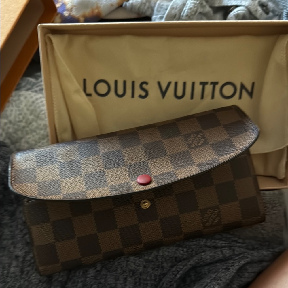 Pre-loved Louis Vuitton Brown Damier Wallet